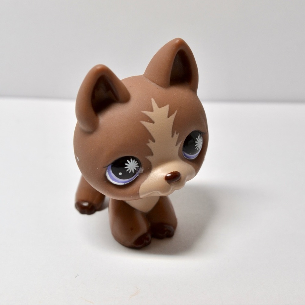 Littlest Pet Shop # 867 Brown Happiest German Shepherd Dog Purple Sun Eyes - Picture 6 of 8